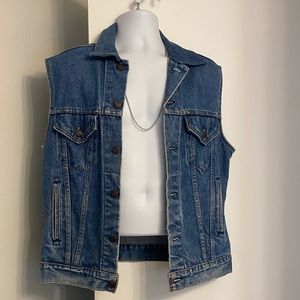 Levi’s vintage men’s trucker vest